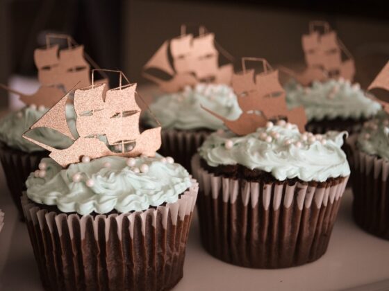 chocolate-cupcakes-1058711_1920